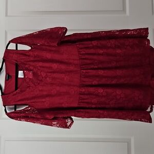 Torrid NWT Lace Cold Shoulder Top